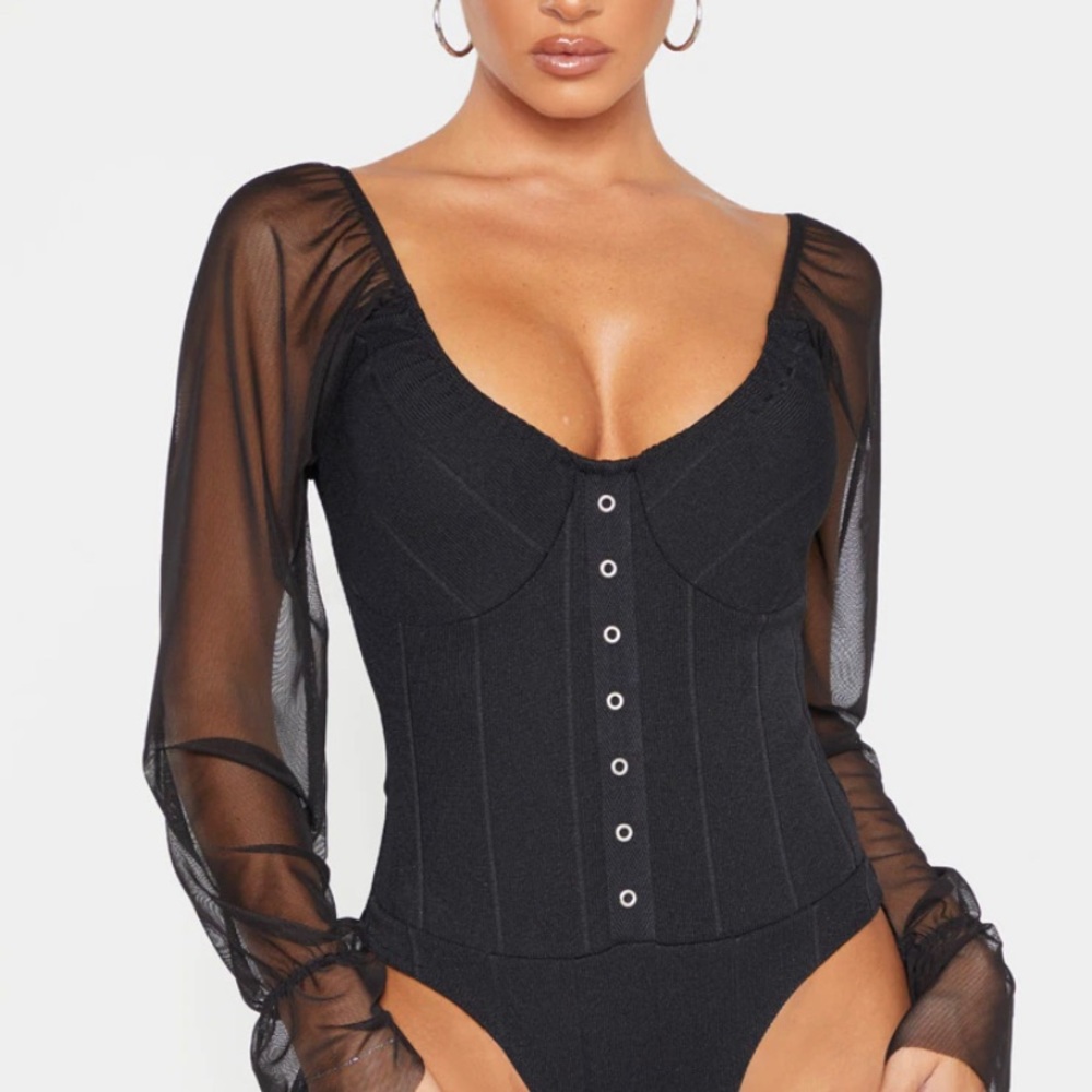 BLACK BODYSUIT